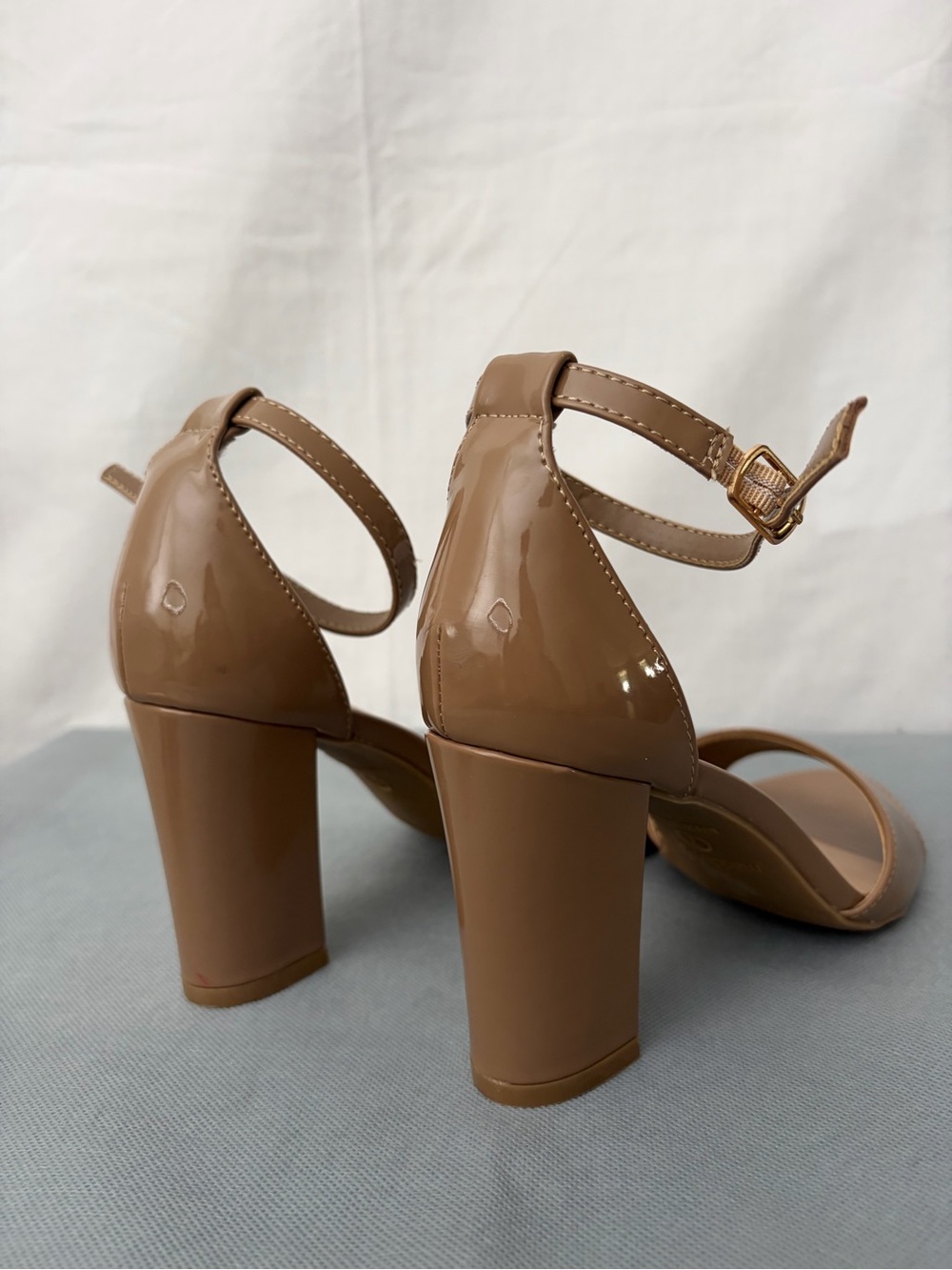 Madden Girl Beige Block Heel Sandals Ankle Strap Size 7 (B223) - Picture 8 of 12